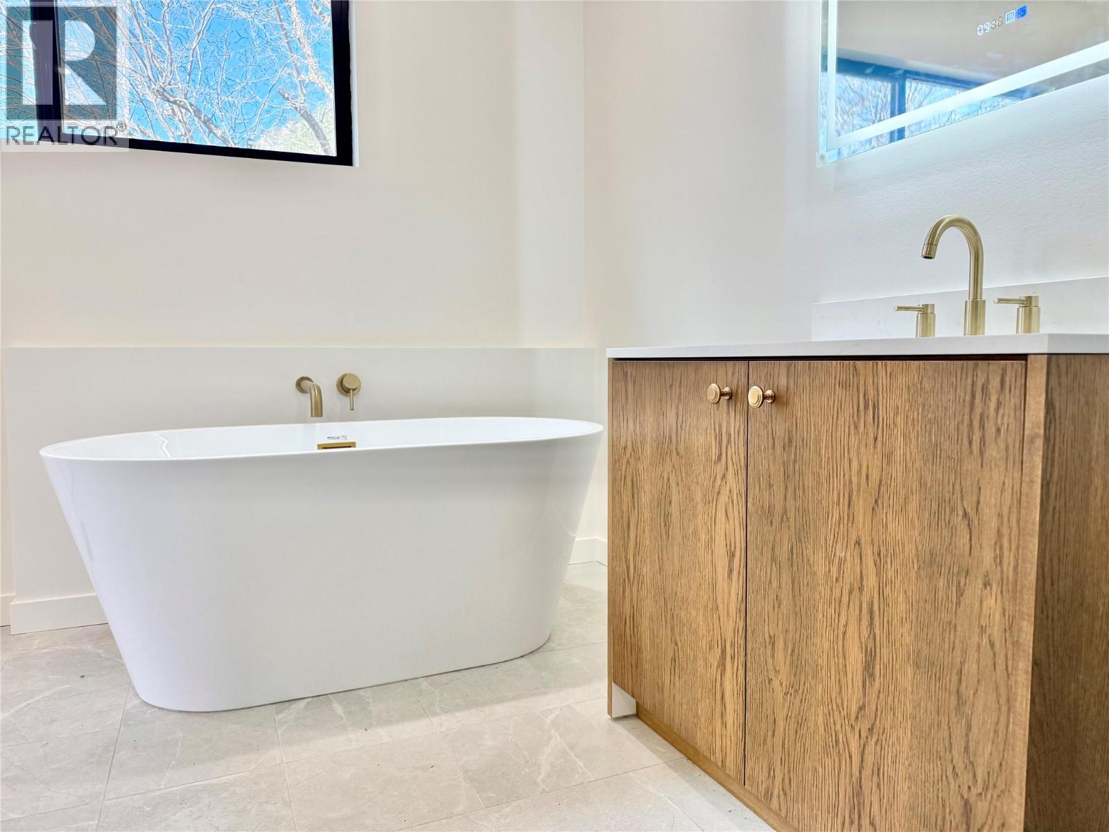 6295 COLLEGE Road, Grand Forks