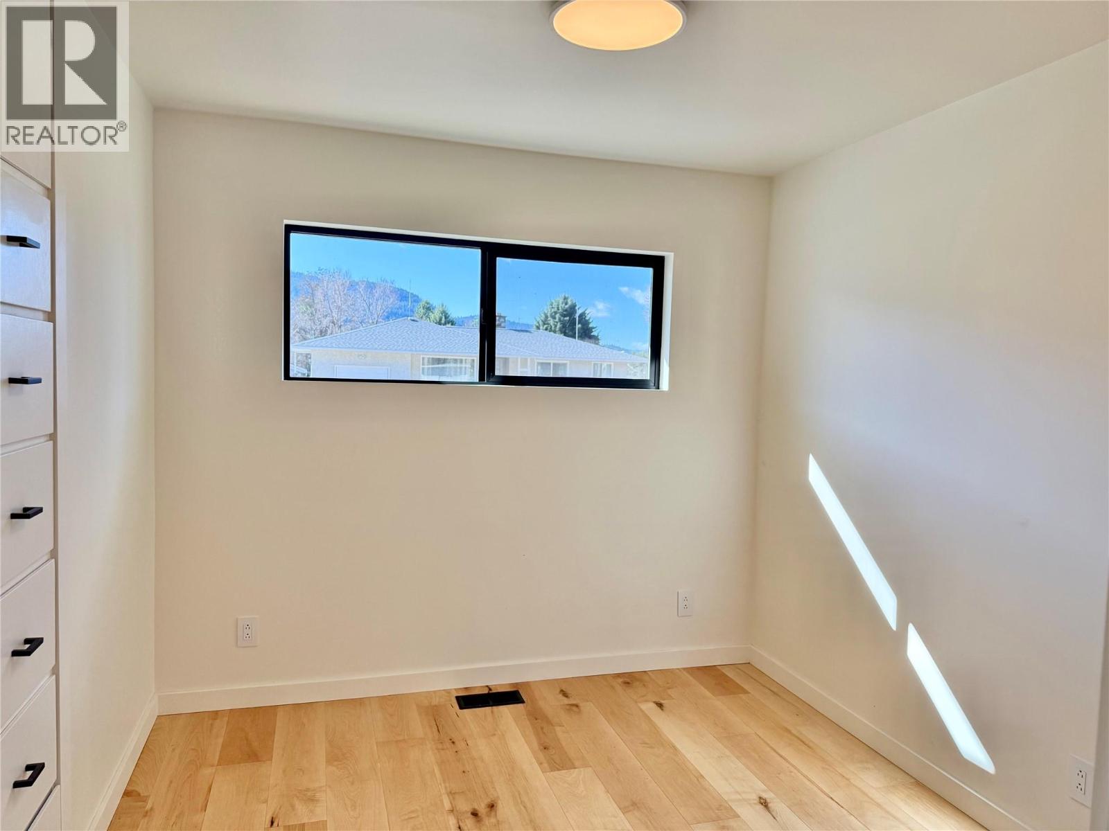 6295 COLLEGE Road, Grand Forks