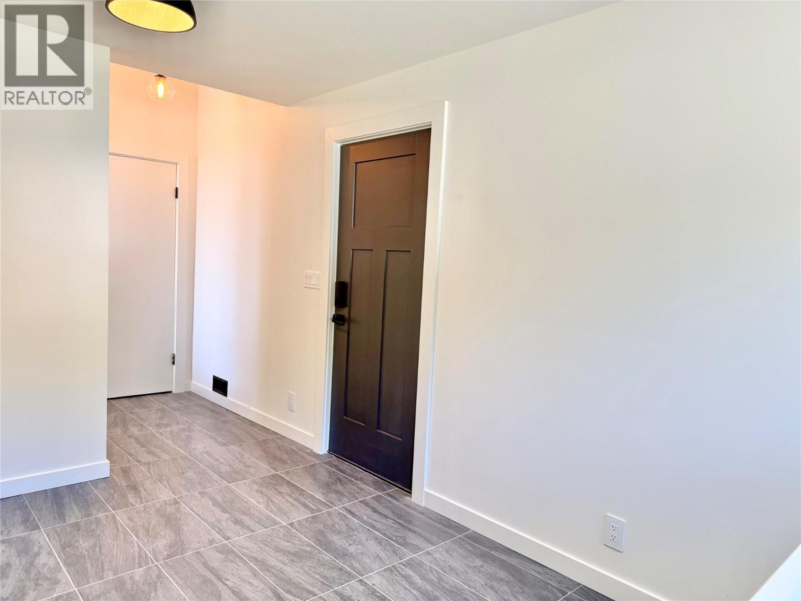 6295 COLLEGE Road, Grand Forks