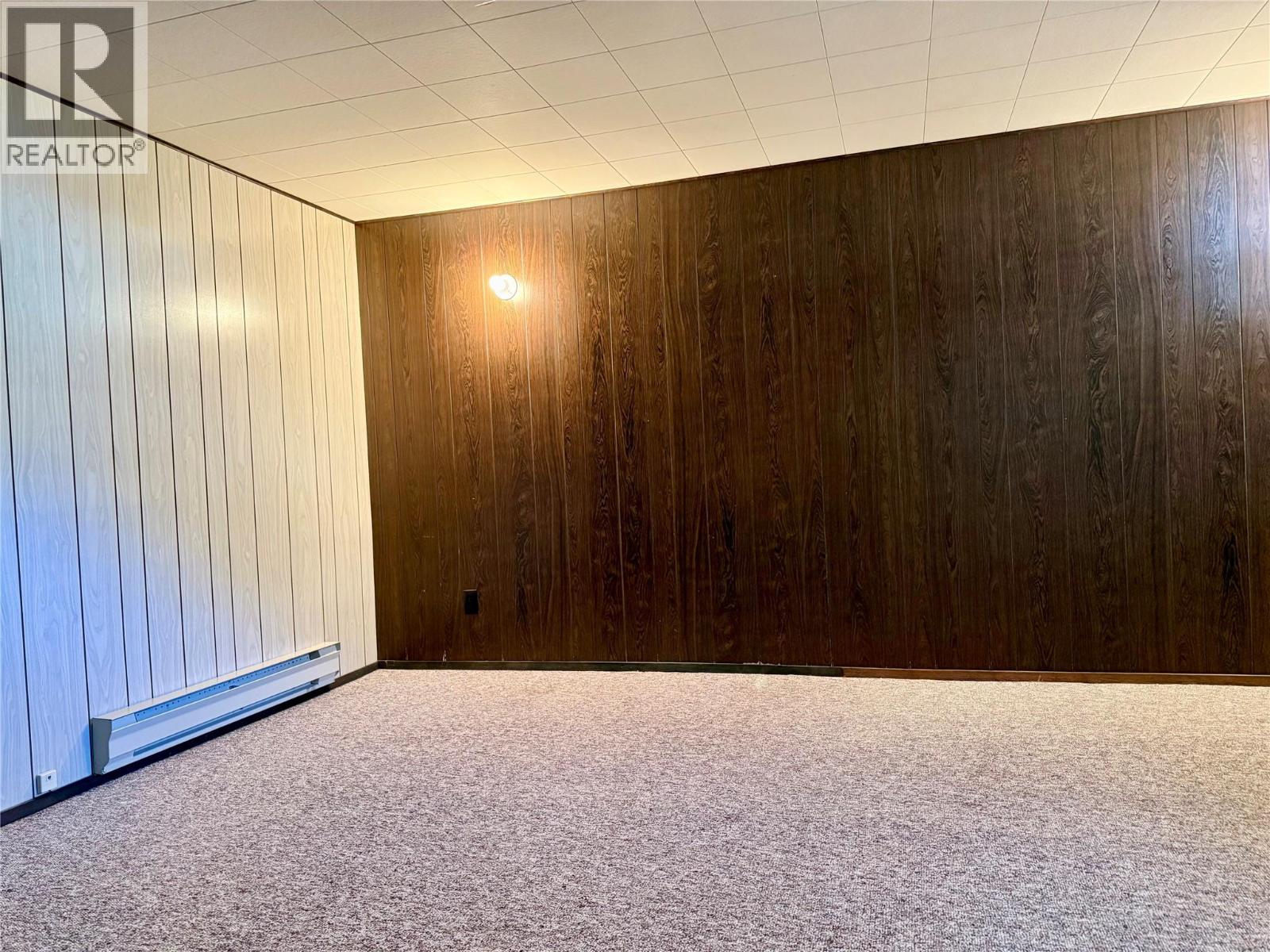 6295 COLLEGE Road, Grand Forks