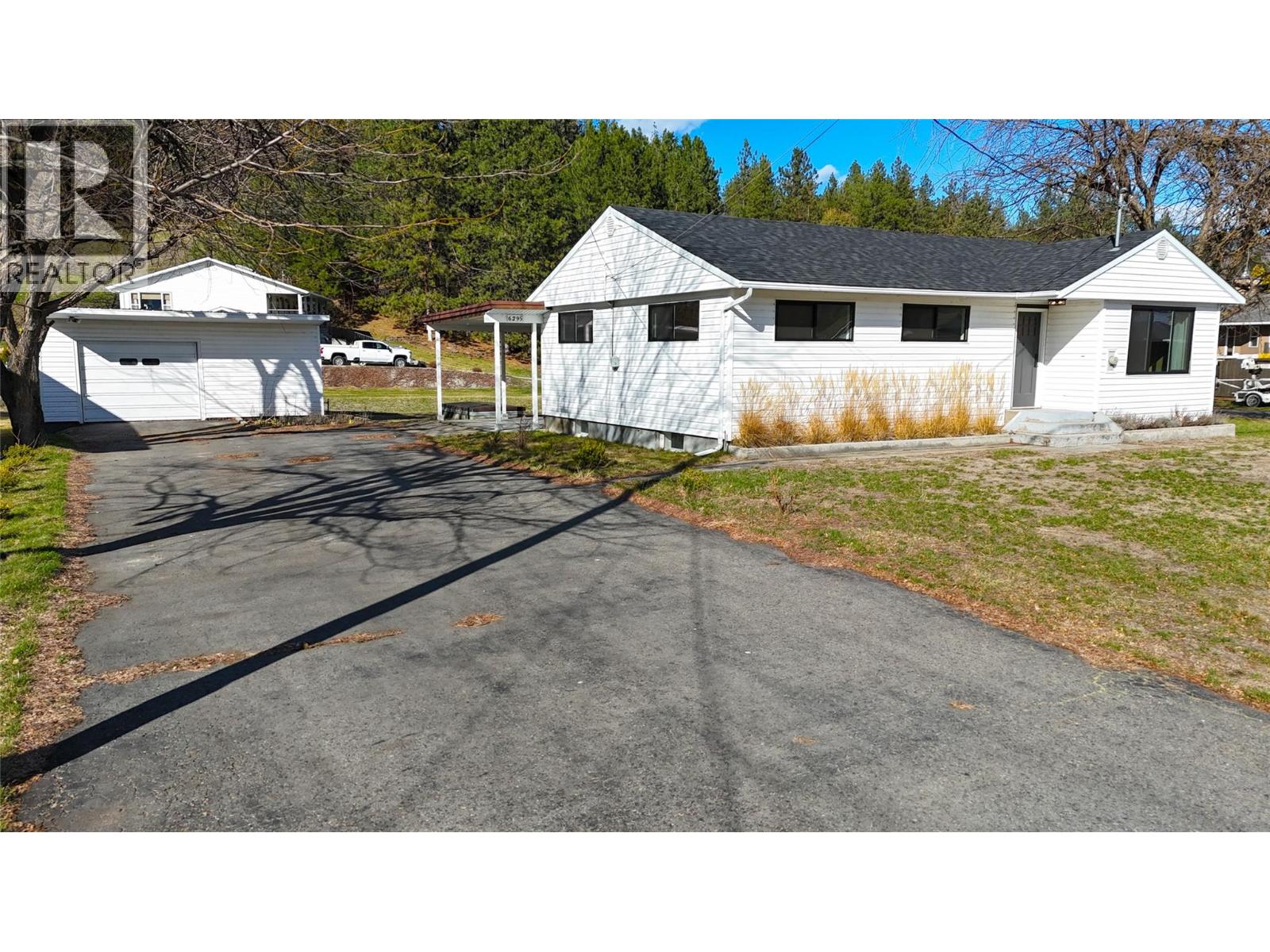 6295 COLLEGE Road, Grand Forks