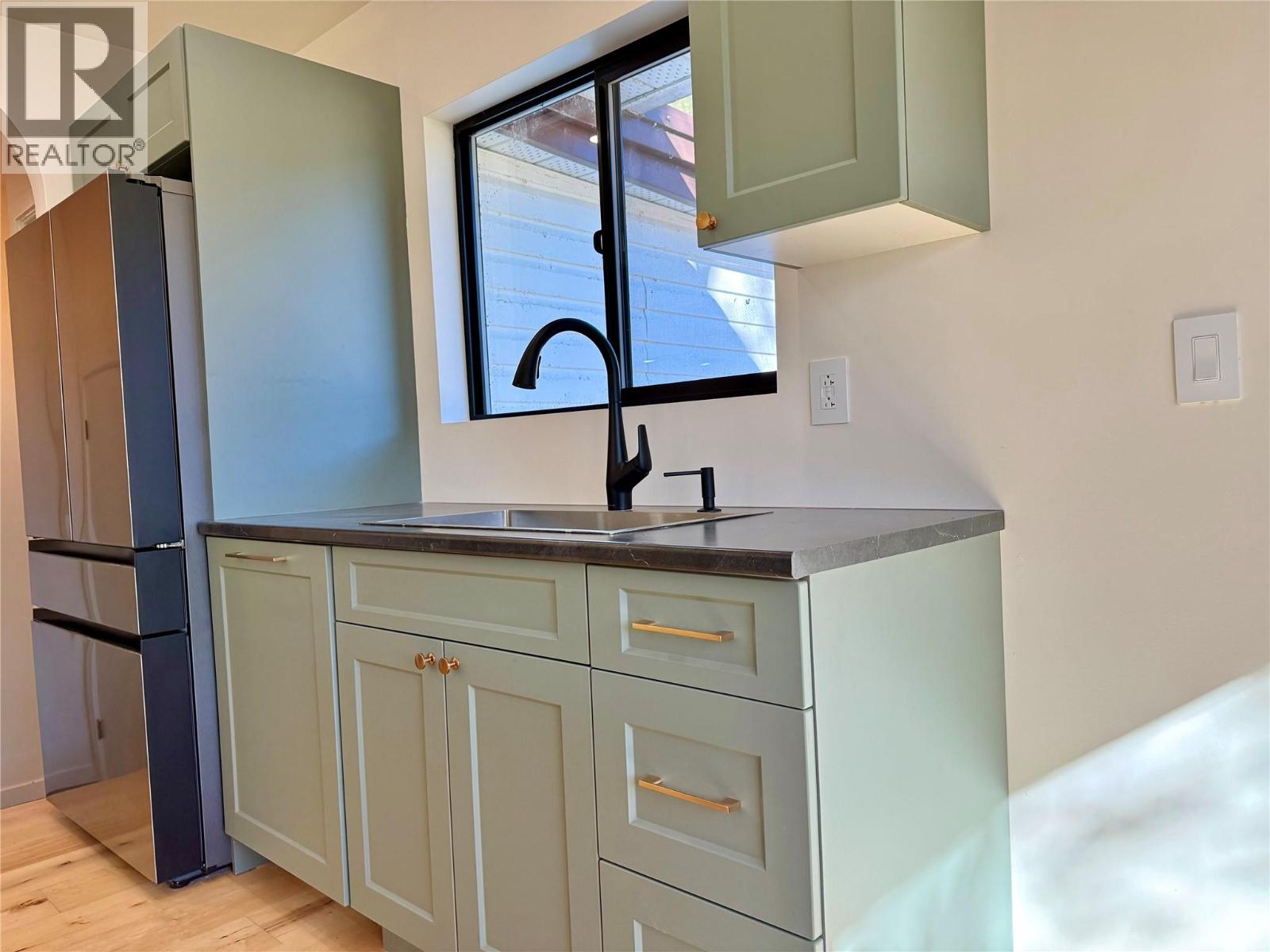 6295 COLLEGE Road, Grand Forks