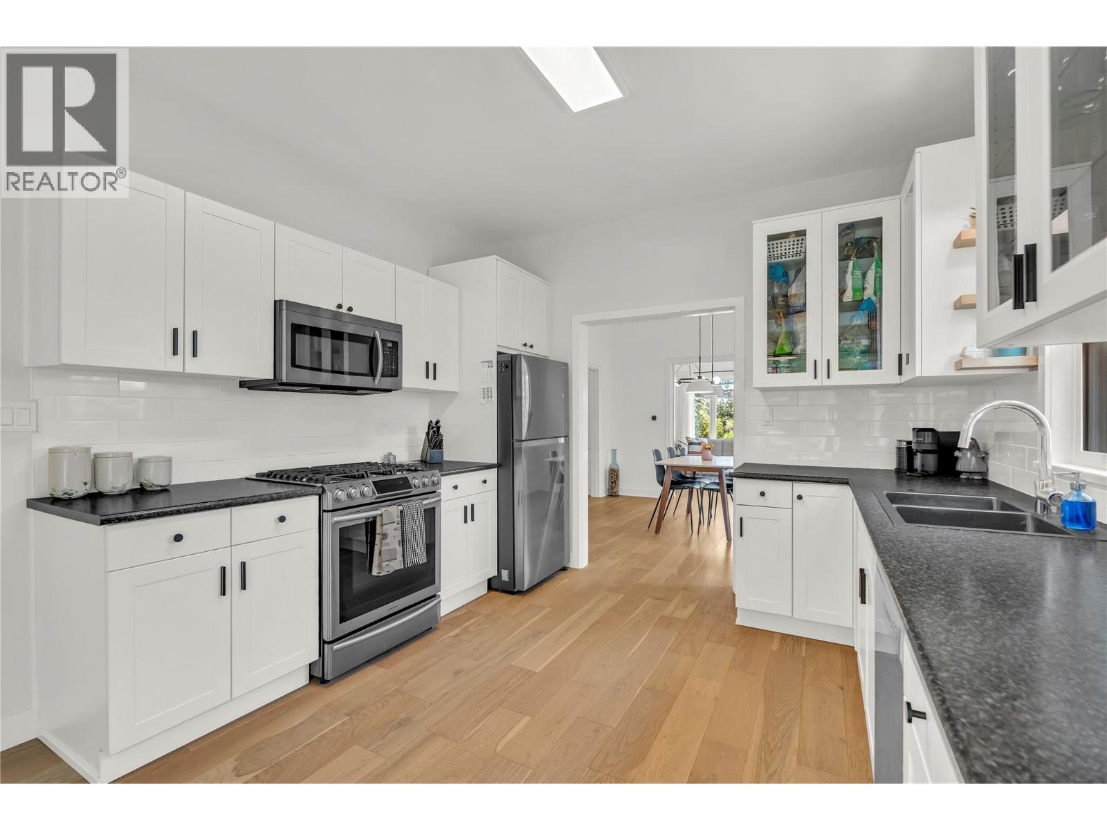 12432 Victoria Road S, Summerland