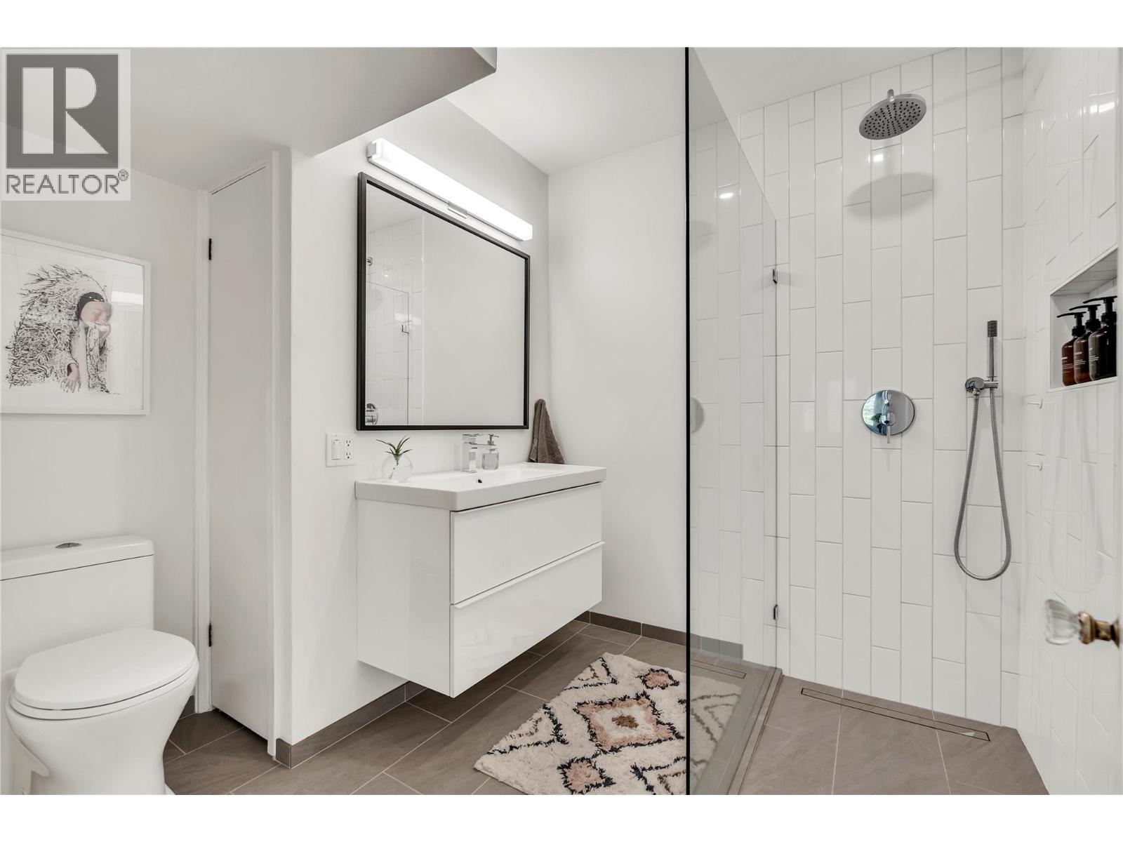 12432 Victoria Road S, Summerland