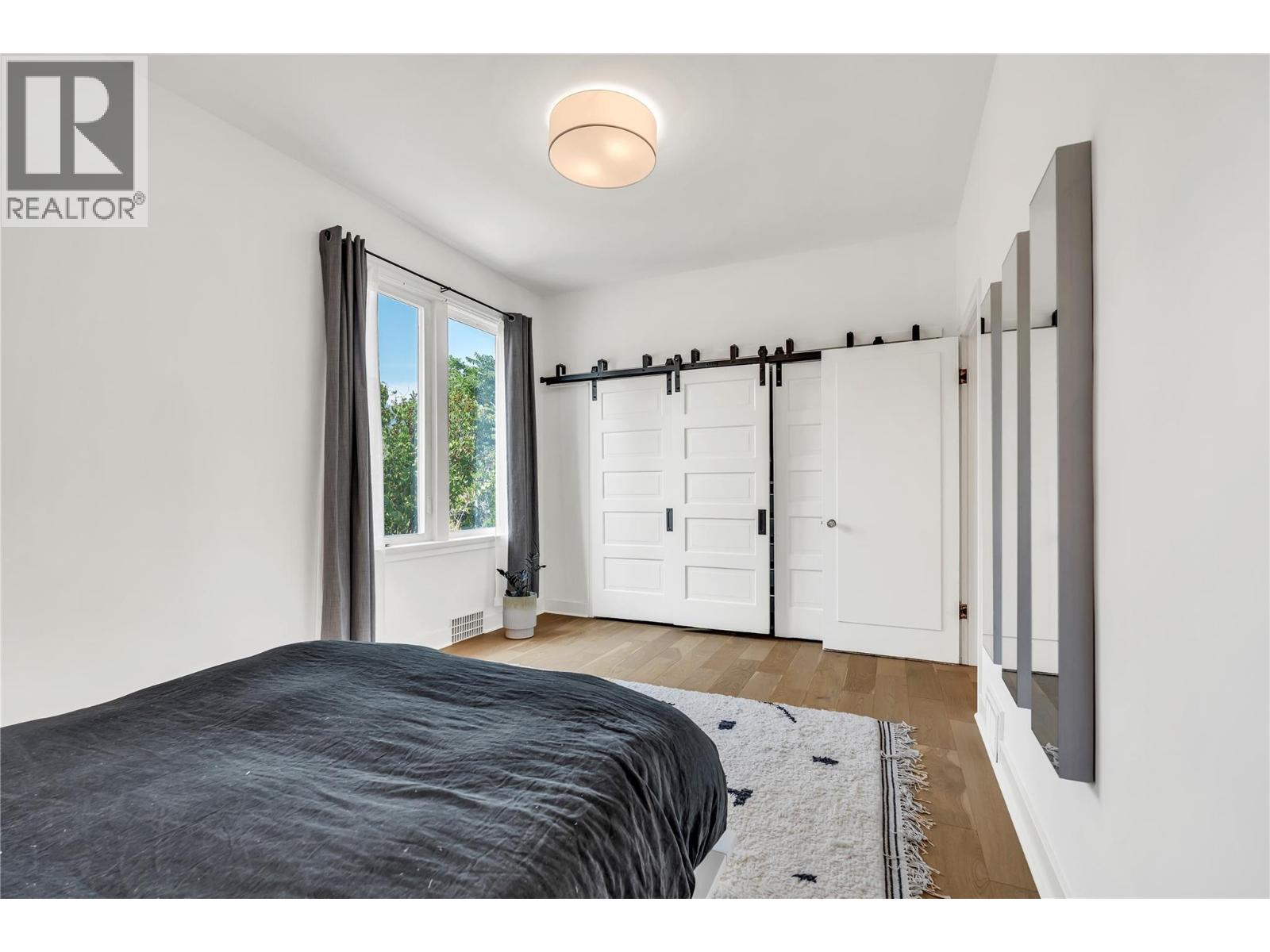 12432 Victoria Road S, Summerland