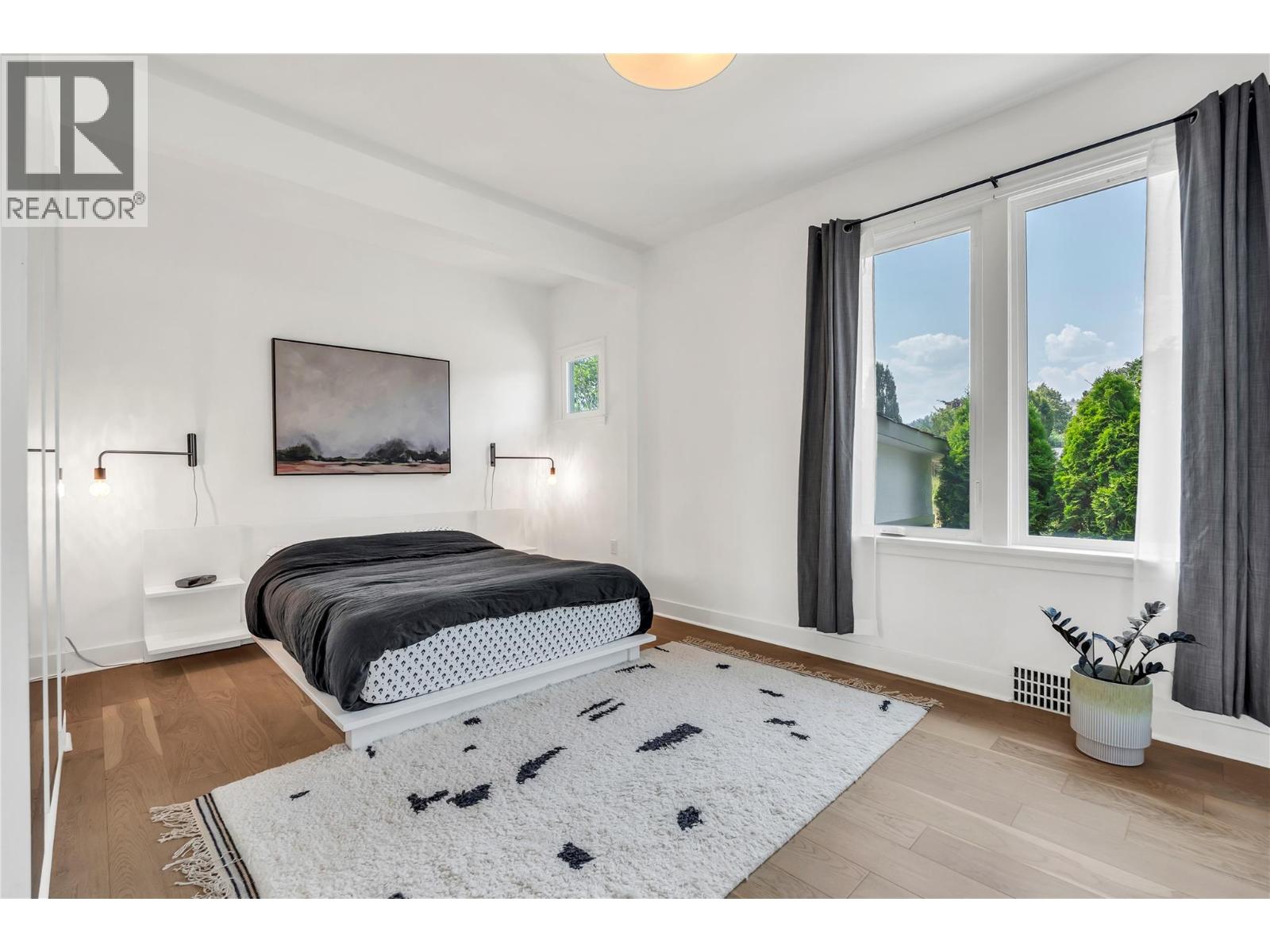 12432 Victoria Road S, Summerland