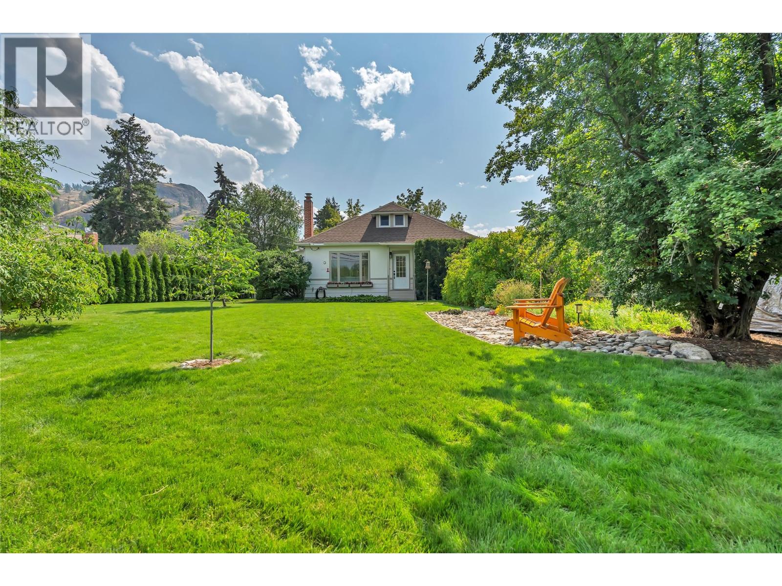 12432 Victoria Road S, Summerland