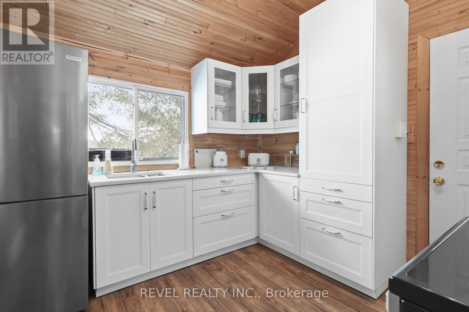 Single Family House for Sale in  LAKESHORE ROAD Highlands East (Glamorgan) 