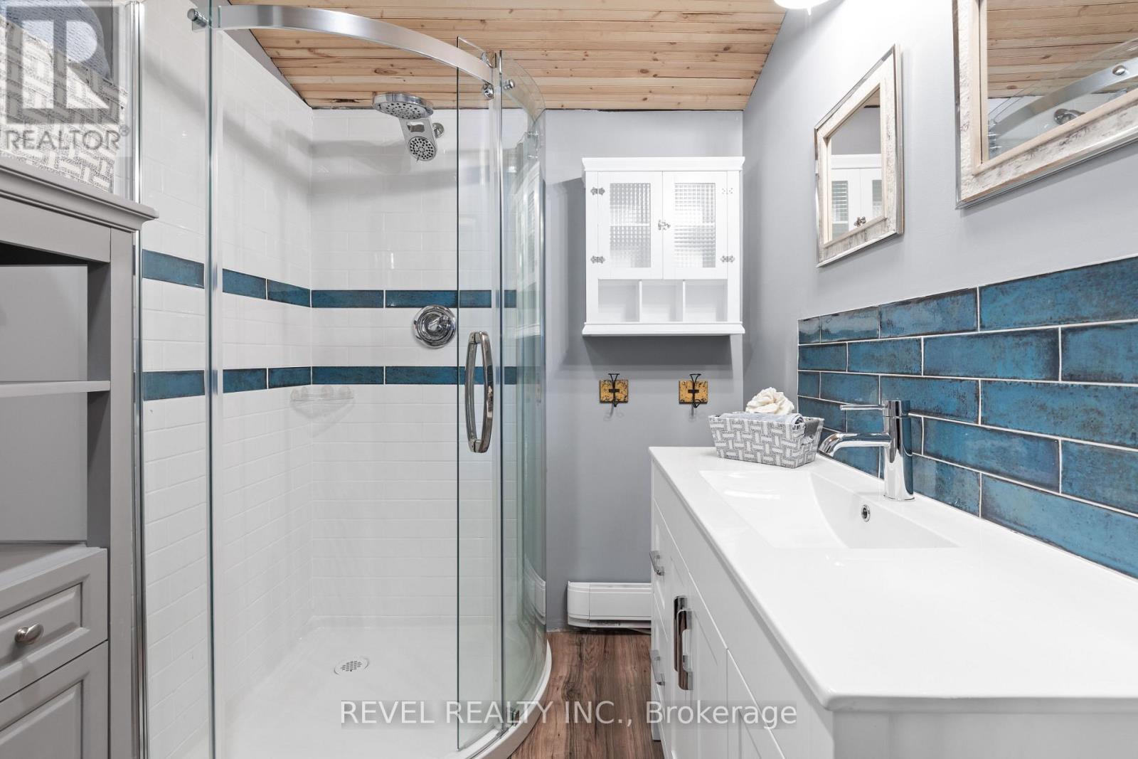 Single Family House for Sale in  LAKESHORE ROAD Highlands East (Glamorgan) 