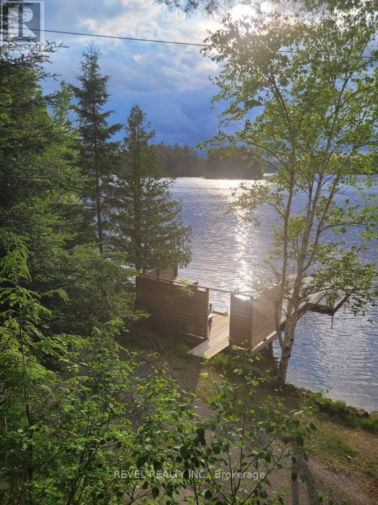 Single Family House for Sale in  LAKESHORE ROAD Highlands East (Glamorgan) 