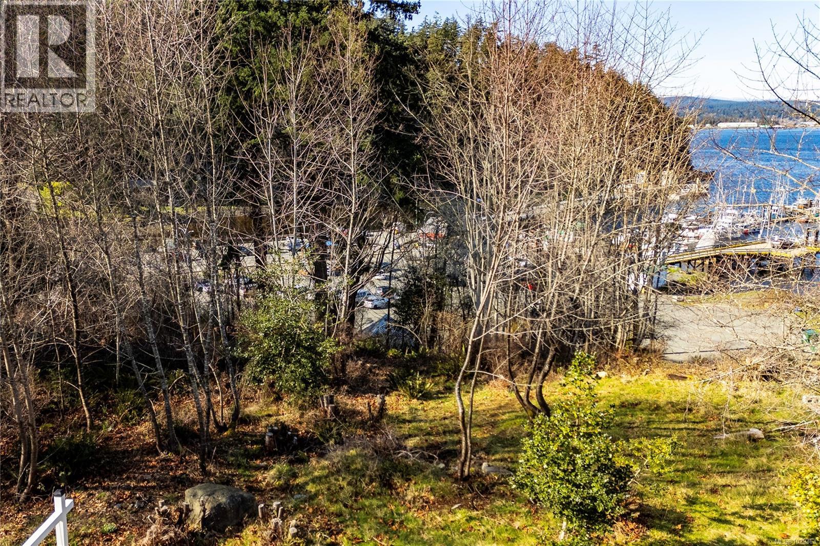 683 Green Rd - 26