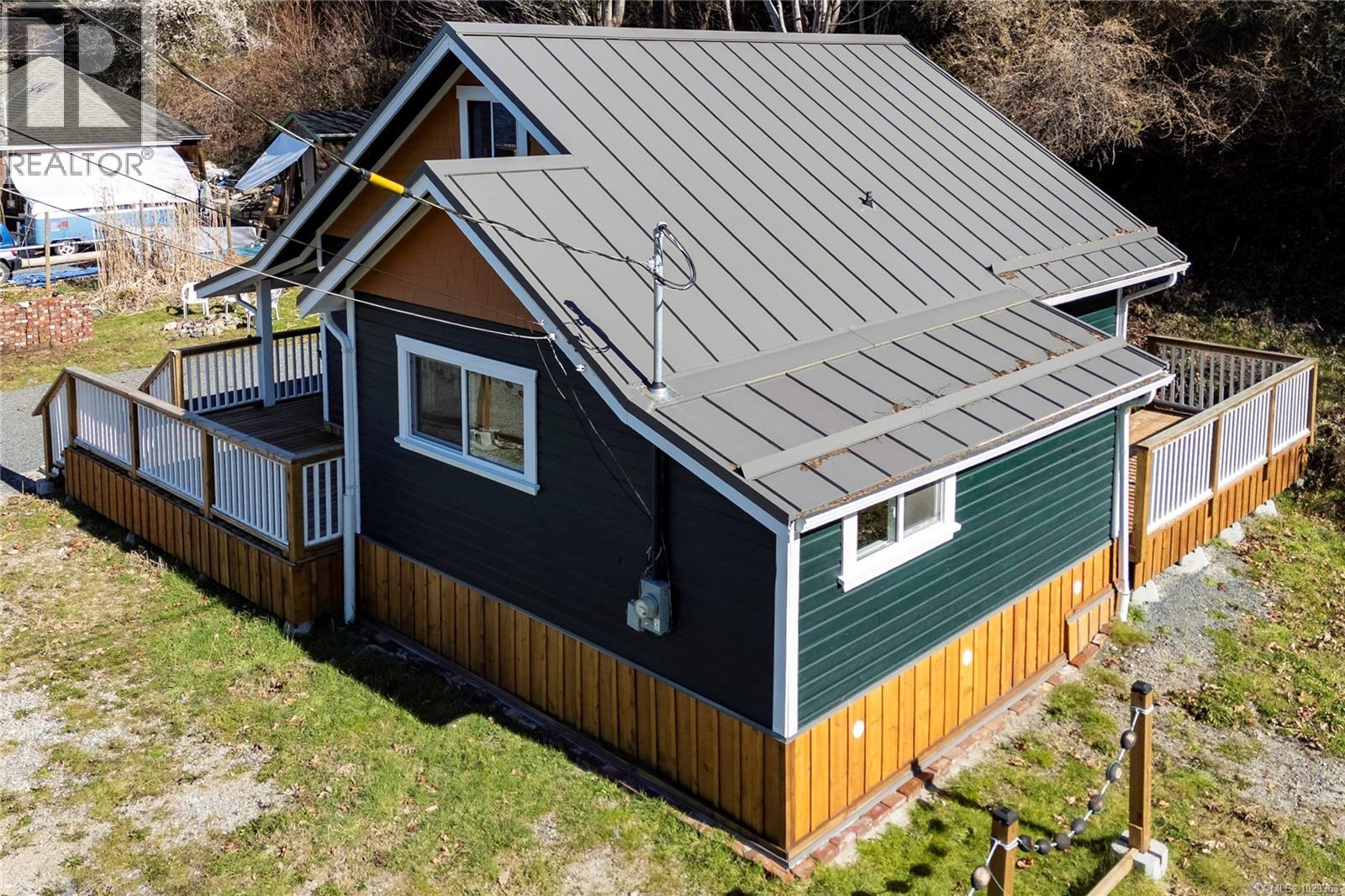 683 Green Rd - 35