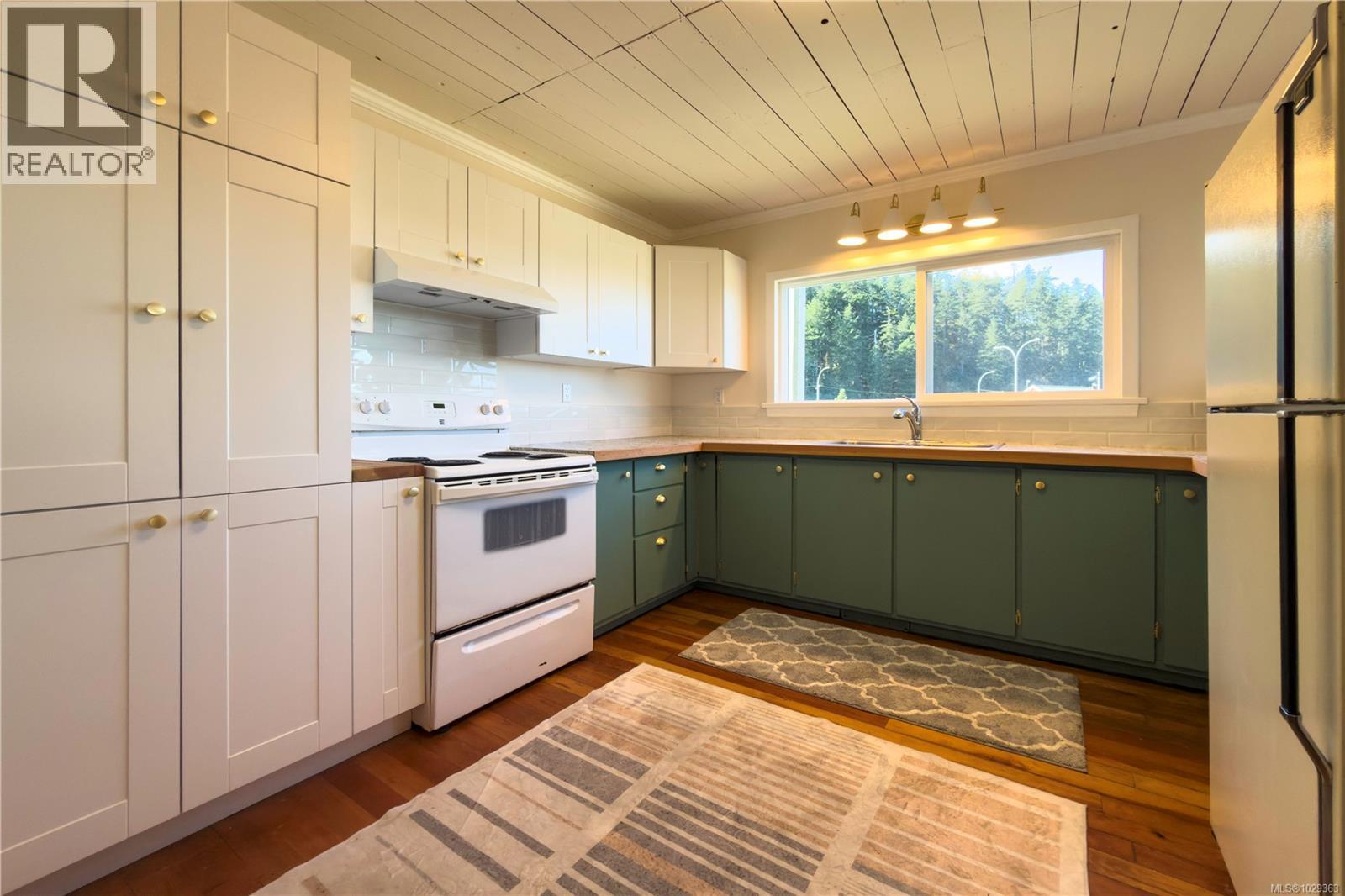 683 Green Rd - 5
