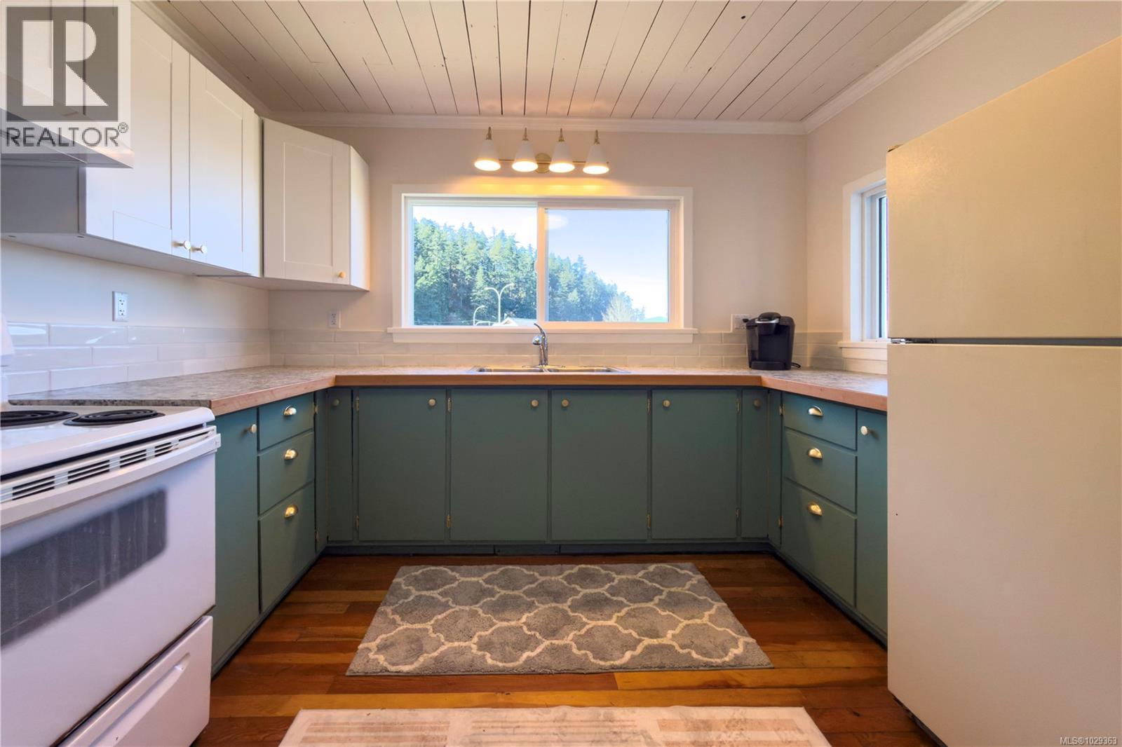 683 Green Rd - 6