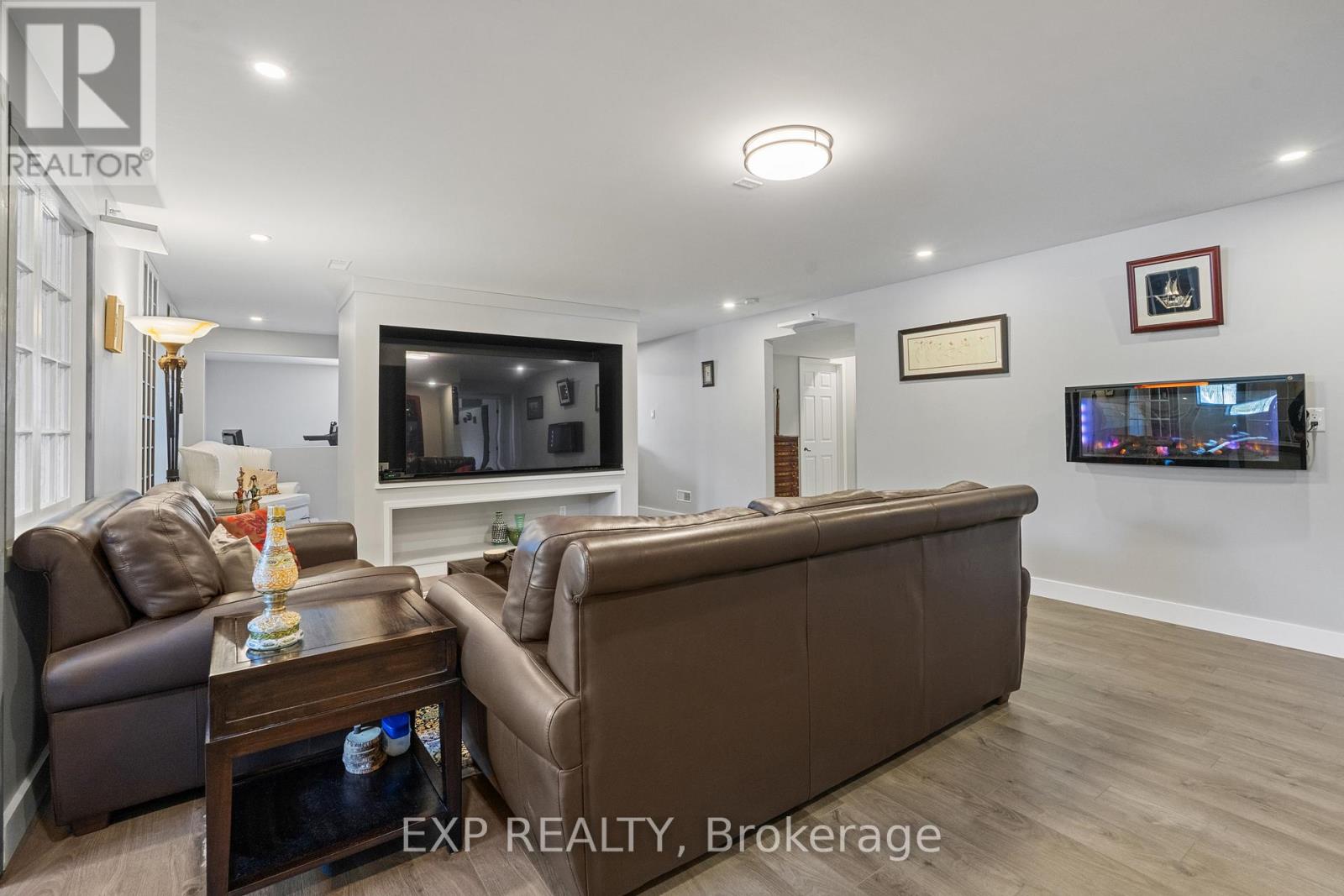 121 LANDIANS WAY — photo 29