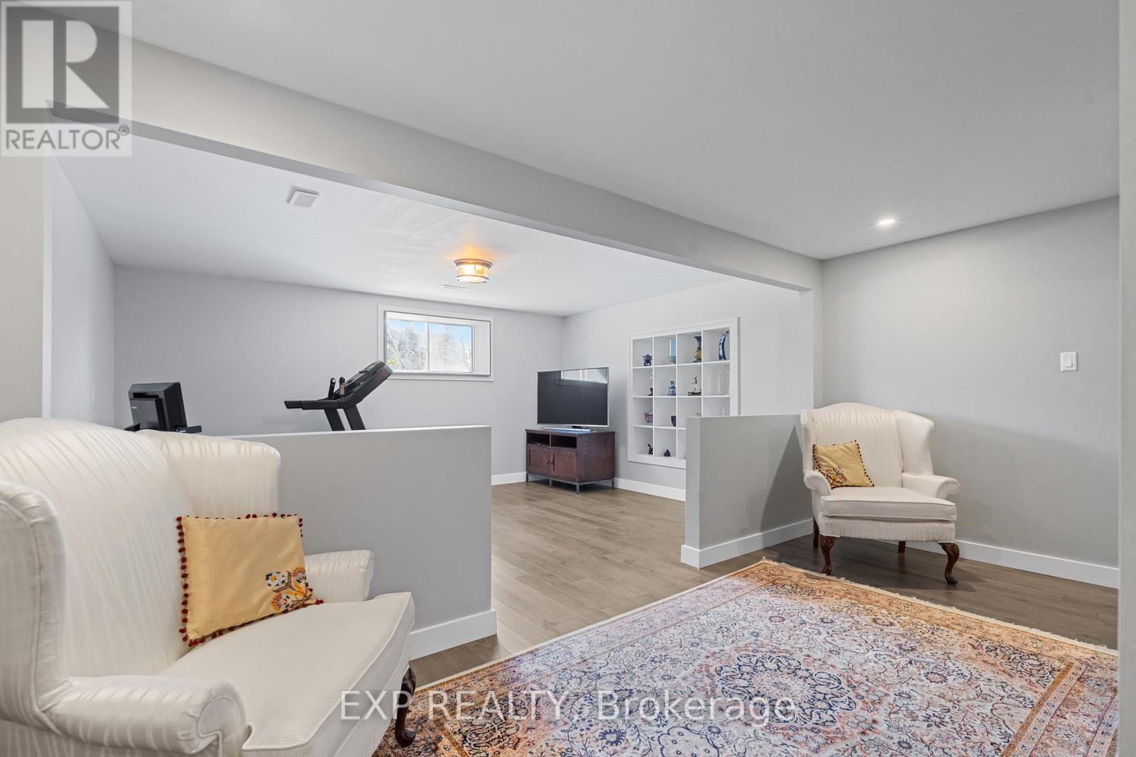 121 LANDIANS WAY — photo 34