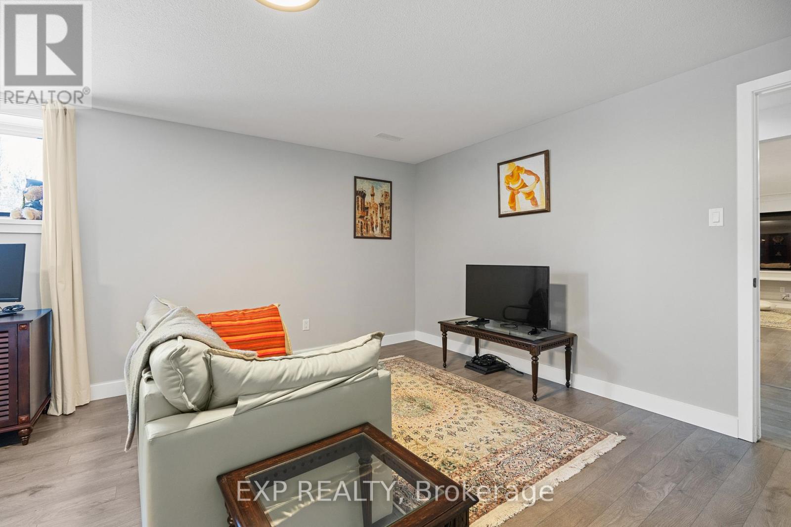 121 LANDIANS WAY — photo 38
