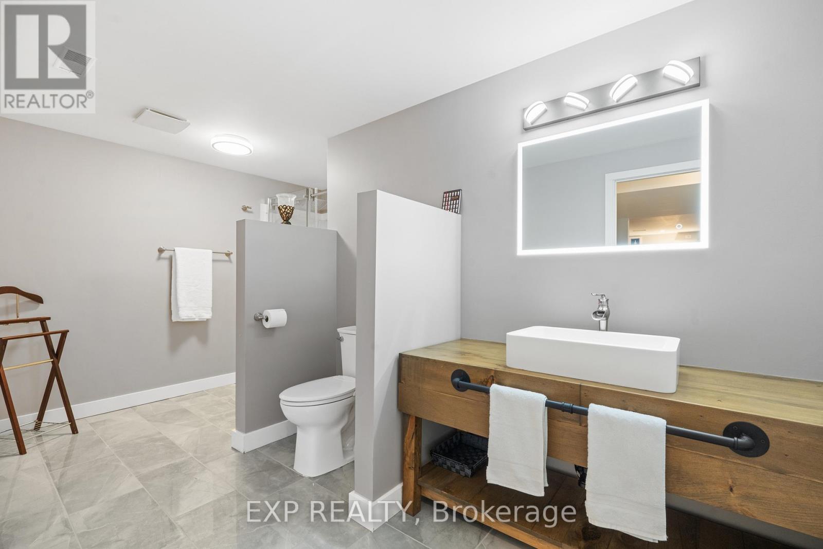 121 LANDIANS WAY — photo 41