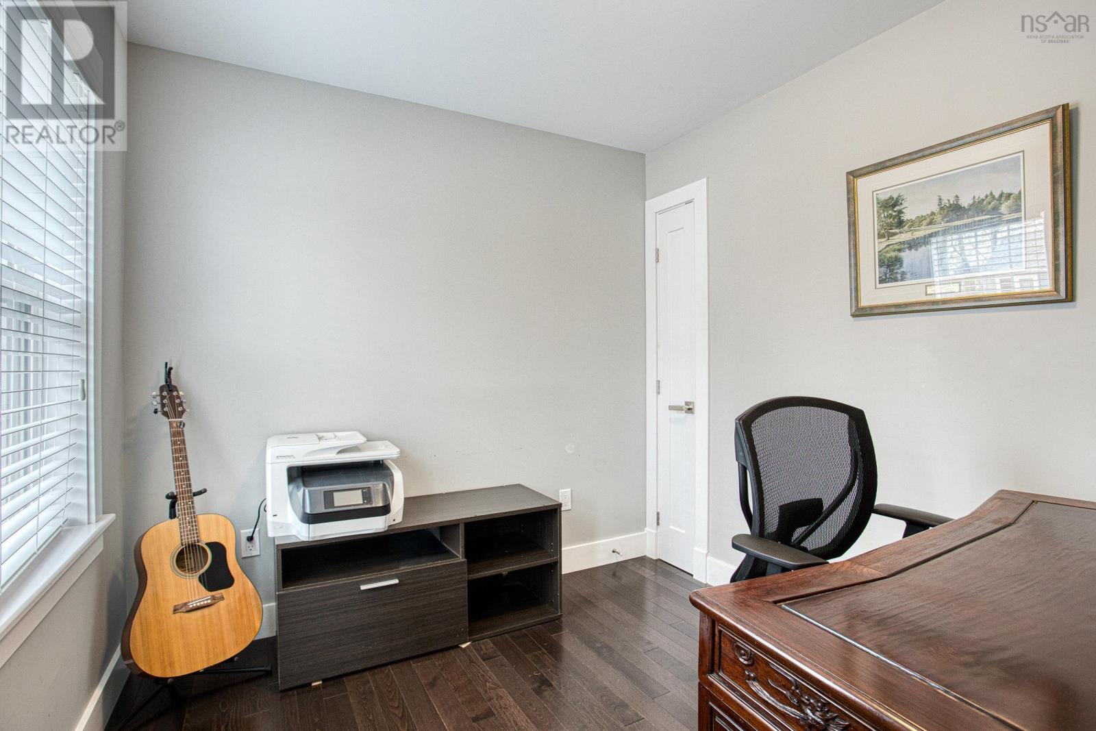 Property 38 of 49 of 3198 Ashburn Avenue