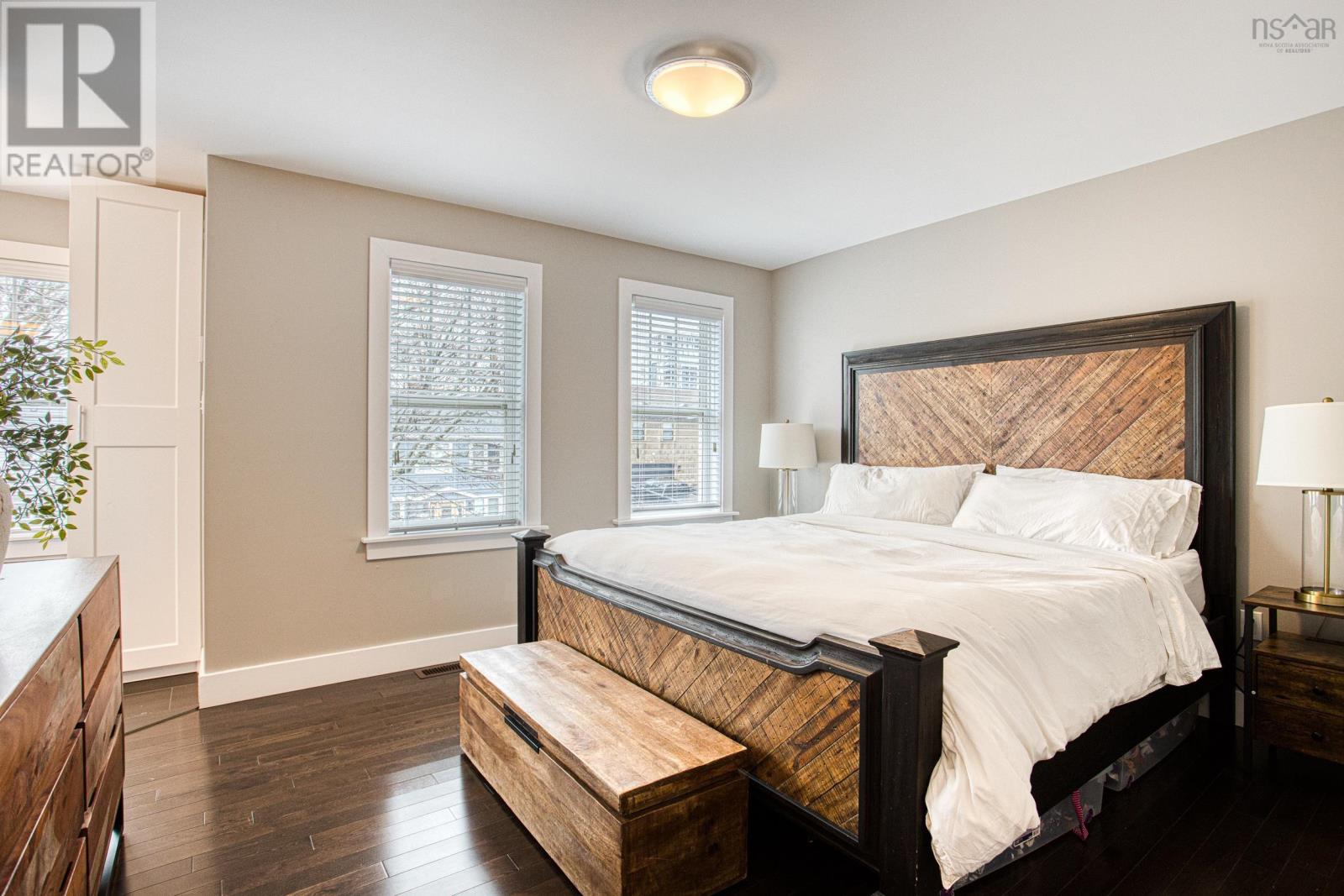 Property 30 of 49 of 3198 Ashburn Avenue