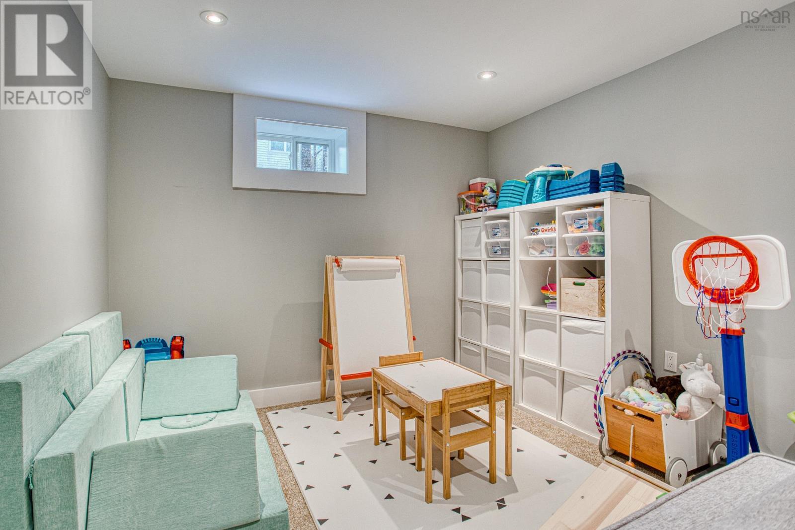 Property 19 of 49 of 3198 Ashburn Avenue