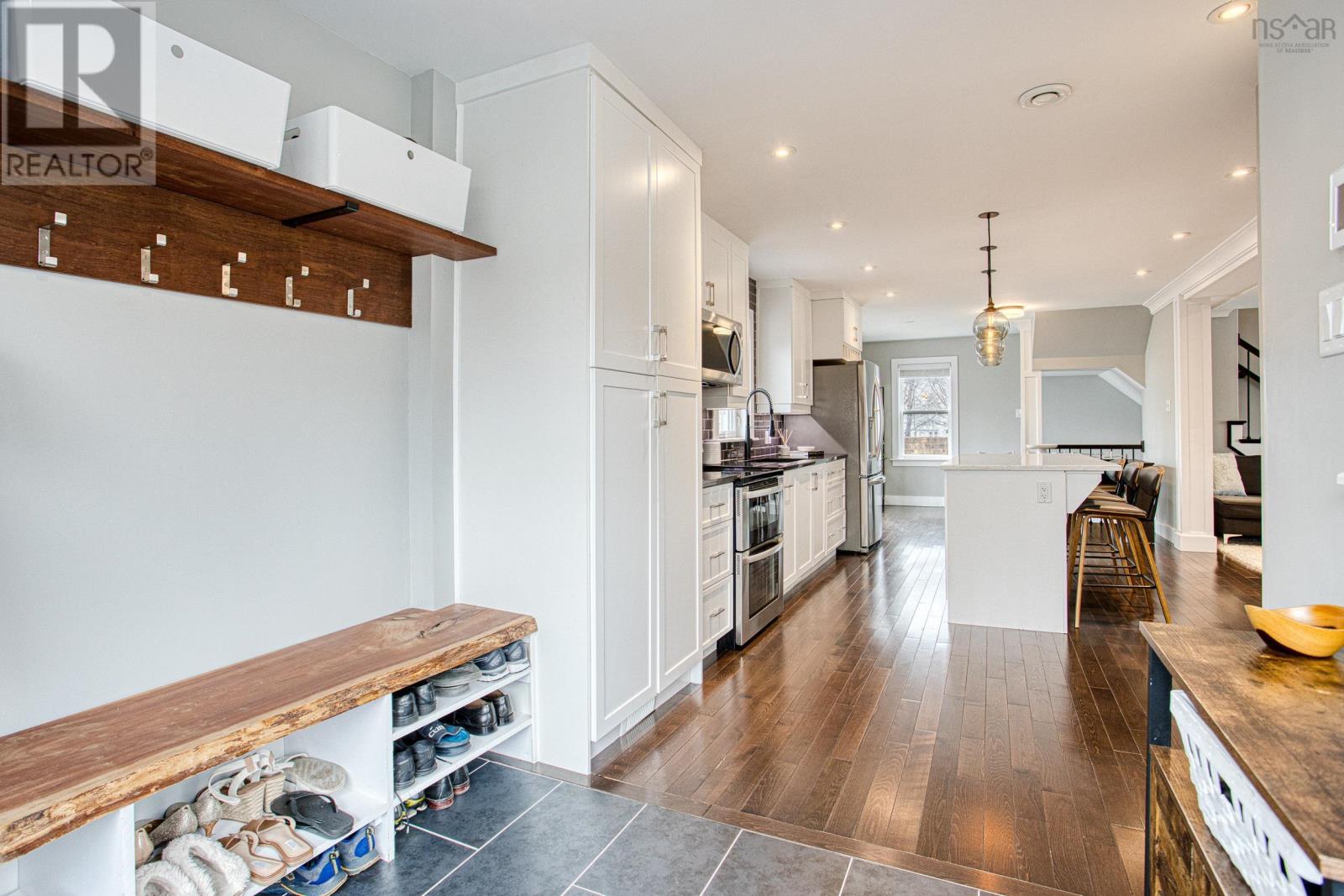 Property 6 of 49 of 3198 Ashburn Avenue