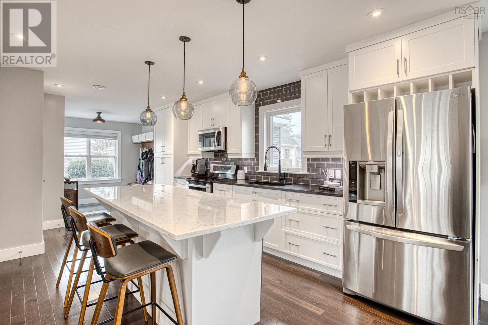 Property 40 of 49 of 3198 Ashburn Avenue