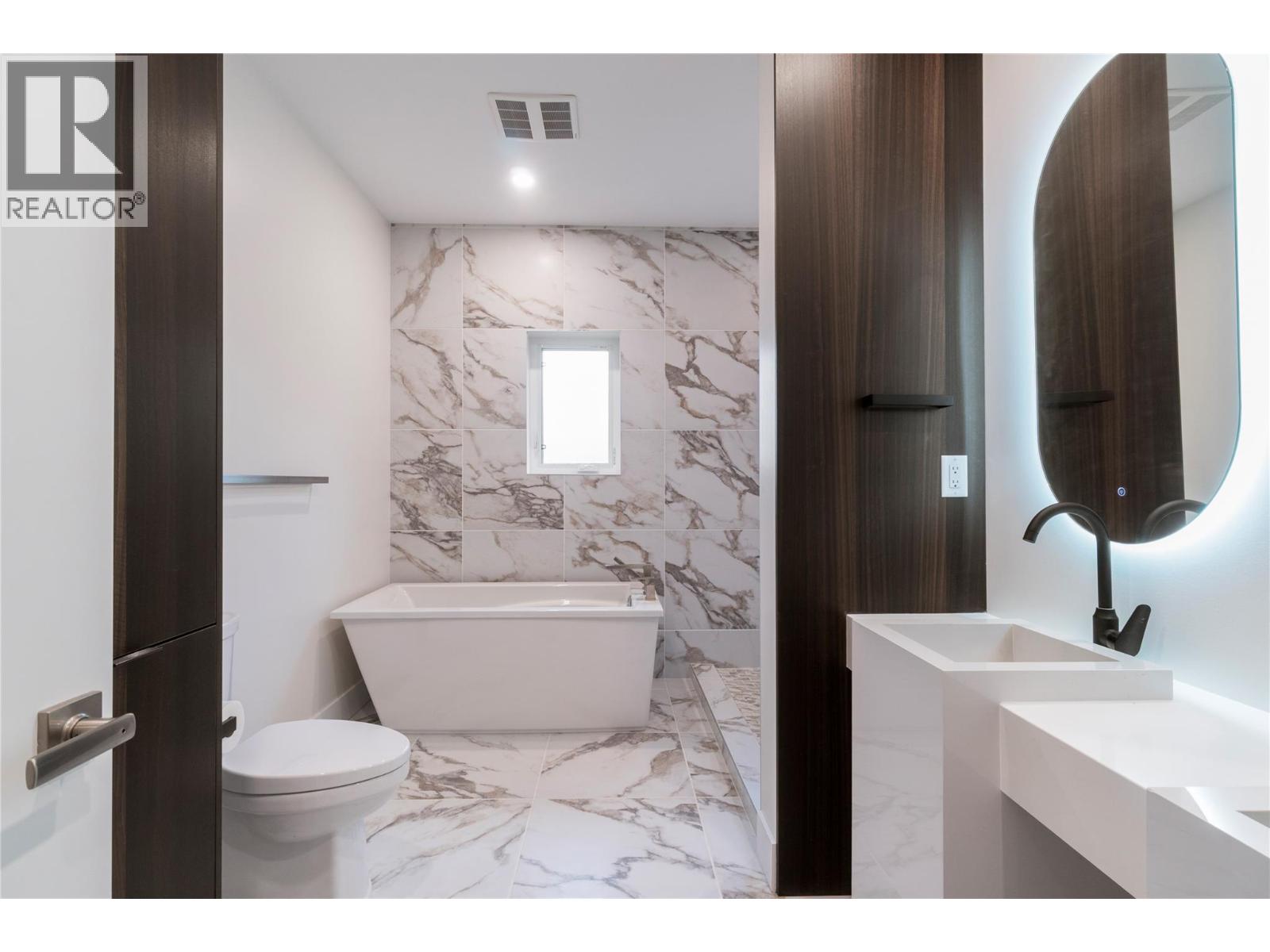 633 9 STREET SE - 52