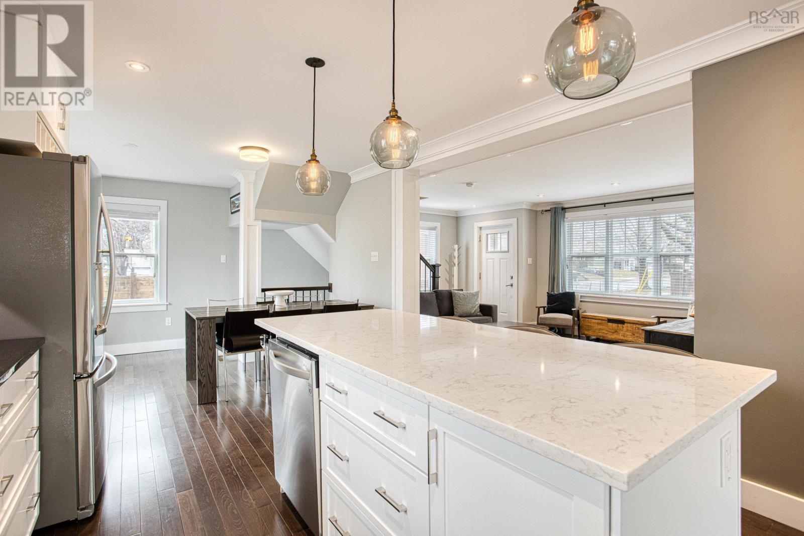 Property 23 of 49 of 3198 Ashburn Avenue