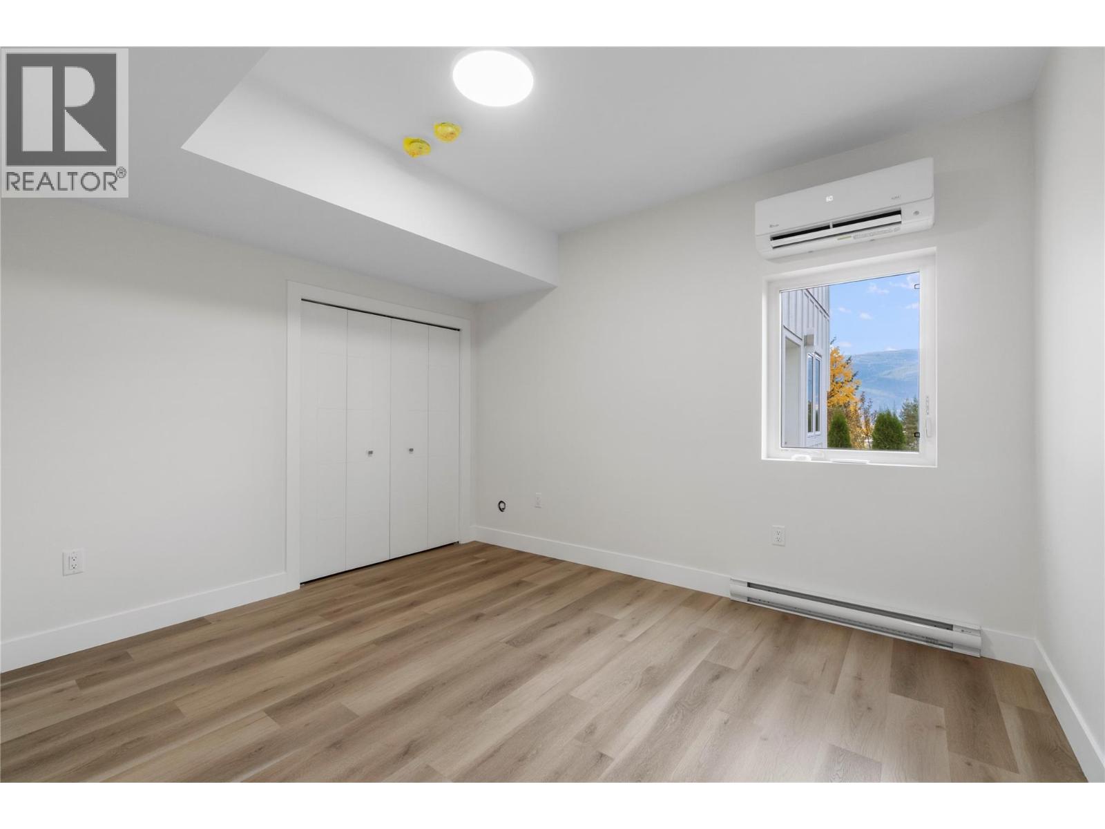 633 9 STREET SE - 86