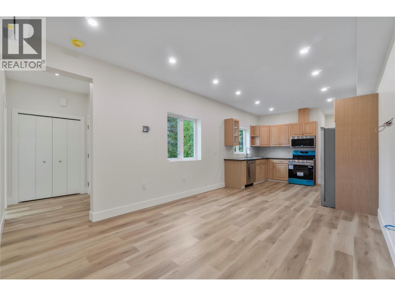 633 9 STREET SE - 79