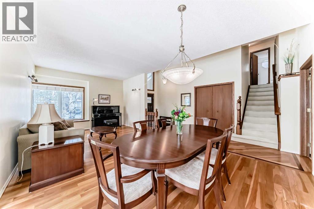 Single Family House for Sale in  Edcath Place NW Edgemont Calgary 