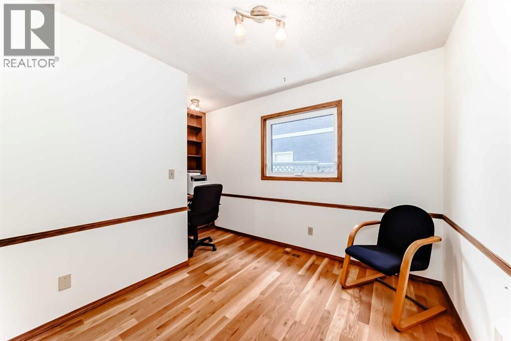 Single Family House for Sale in  Edcath Place NW Edgemont Calgary 