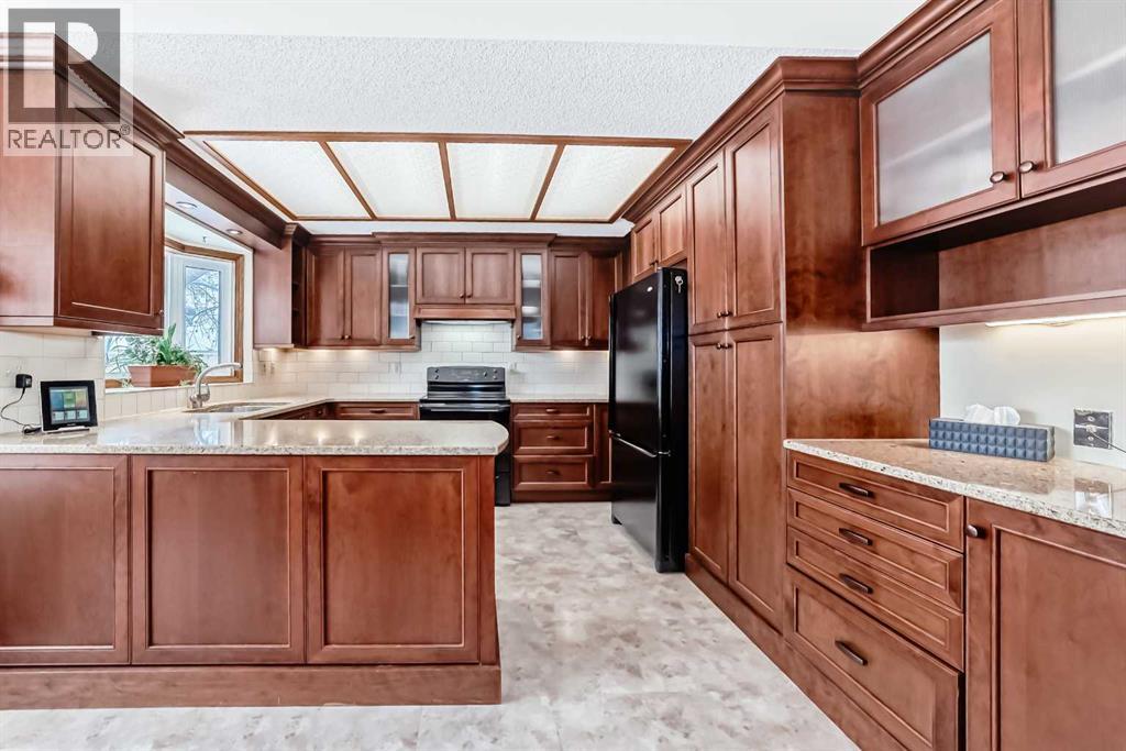 Single Family House for Sale in  Edcath Place NW Edgemont Calgary 