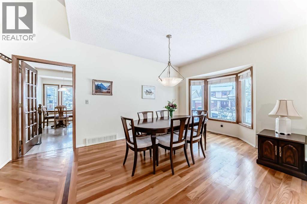 Single Family House for Sale in  Edcath Place NW Edgemont Calgary 