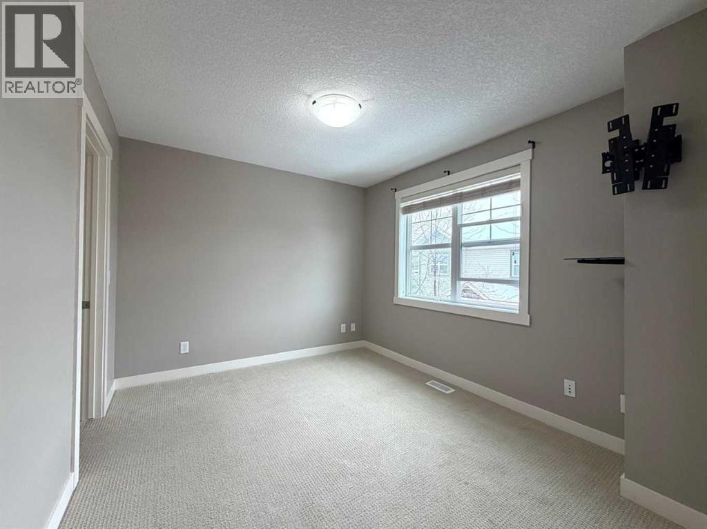 947 Mckenzie Towne Manor SE, Calgary, Alberta