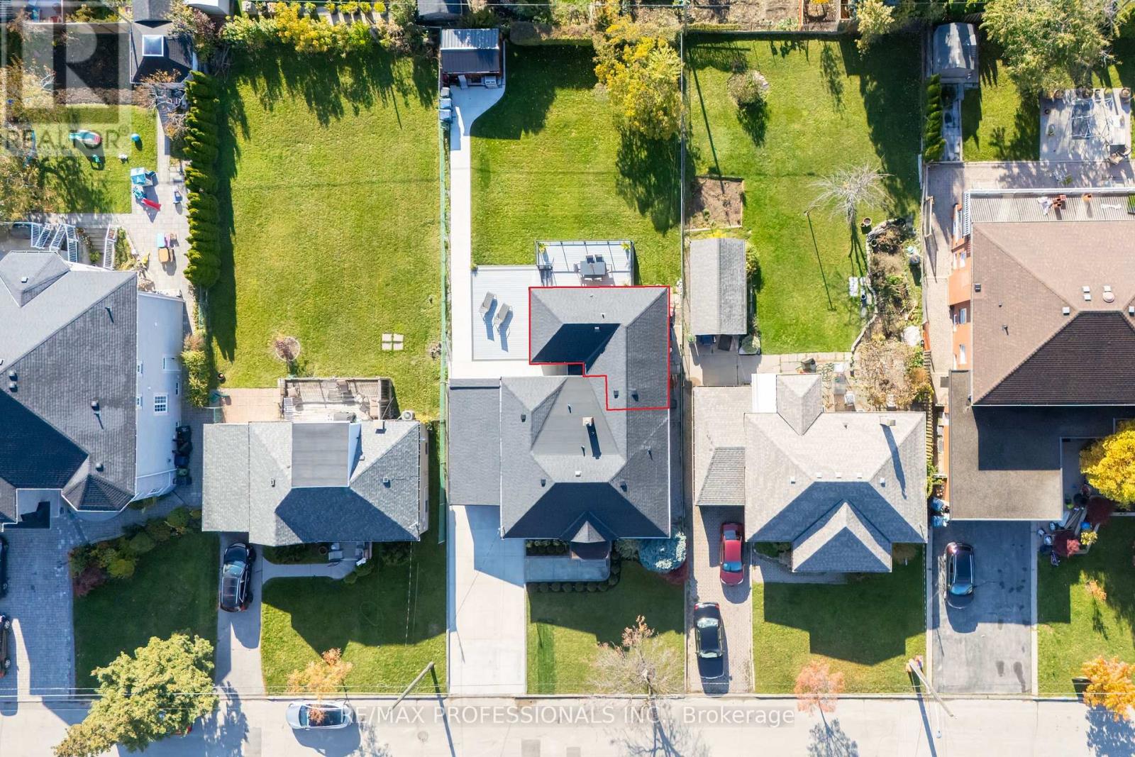 745 GLENGROVE AVENUE W - 2