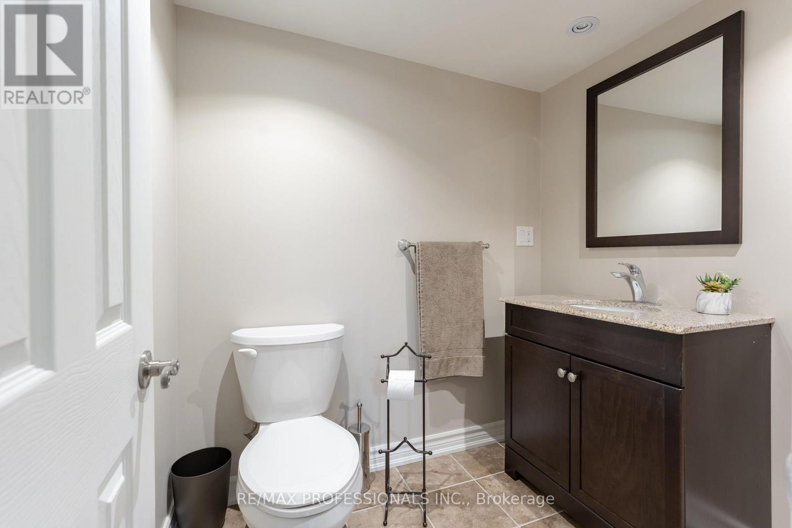 745 GLENGROVE AVENUE W - 22