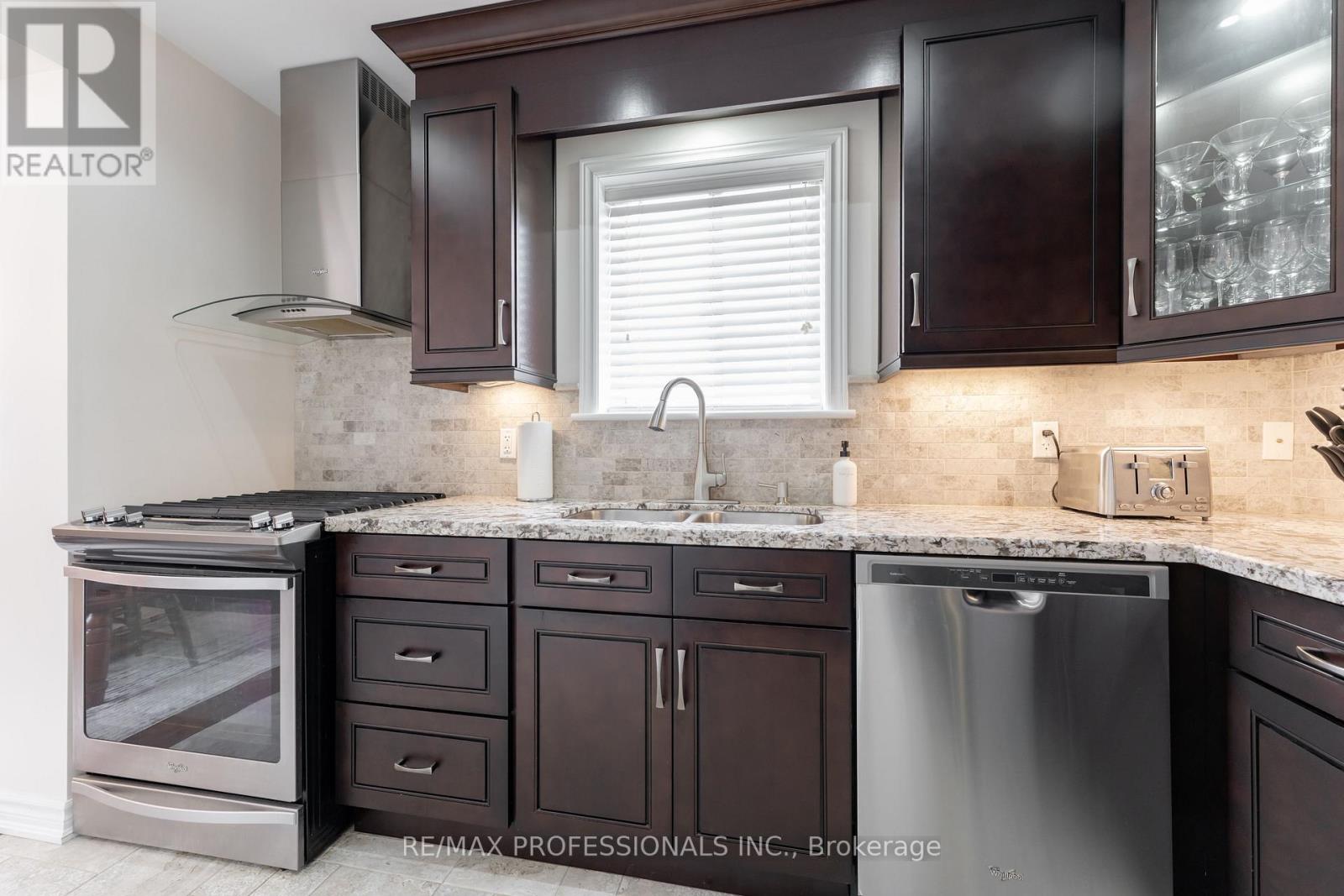 745 GLENGROVE AVENUE W - 30