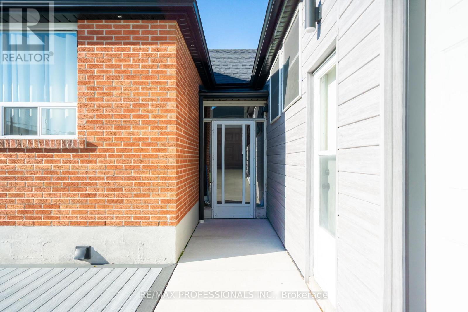 745 GLENGROVE AVENUE W - 25
