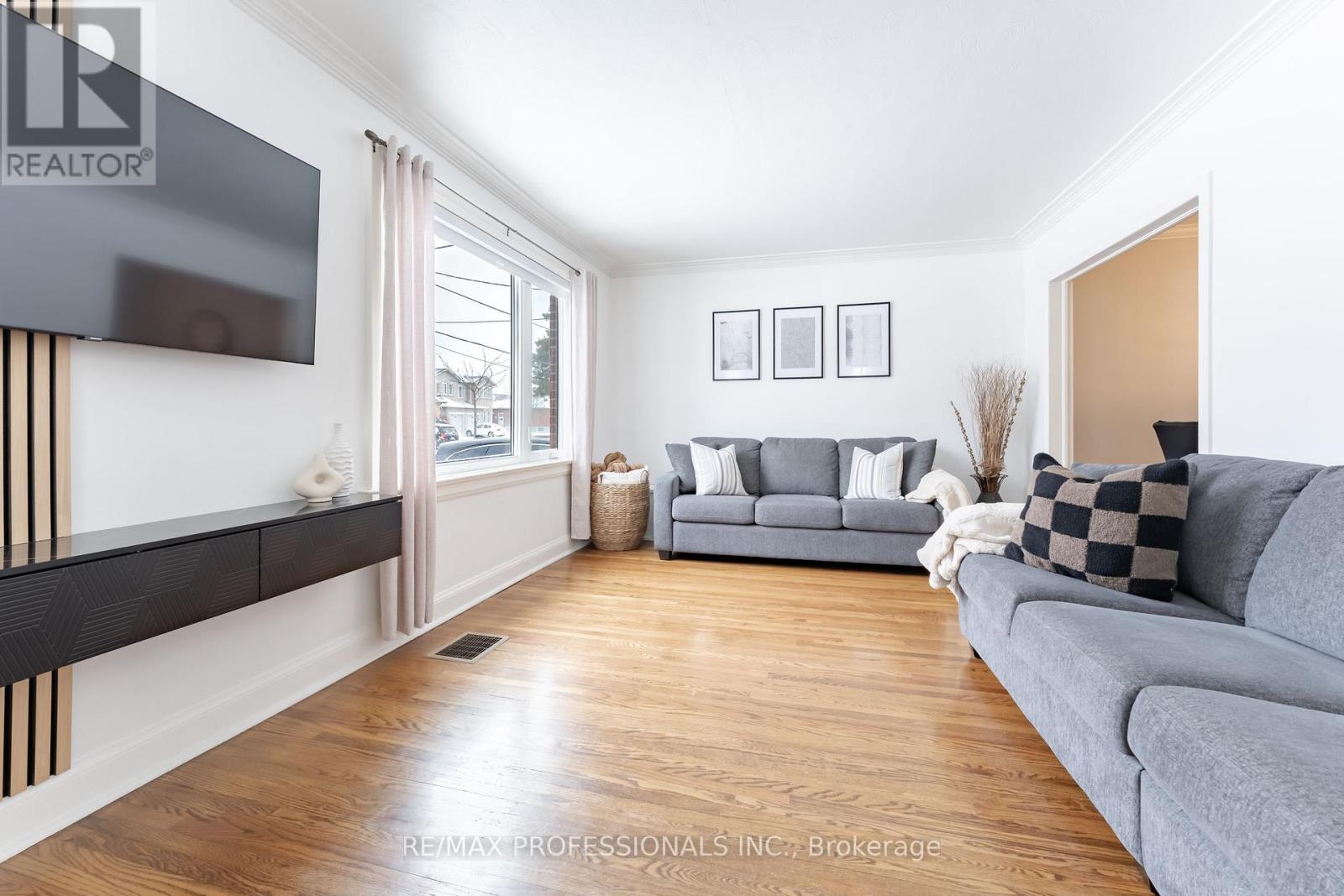 745 GLENGROVE AVENUE W - 7