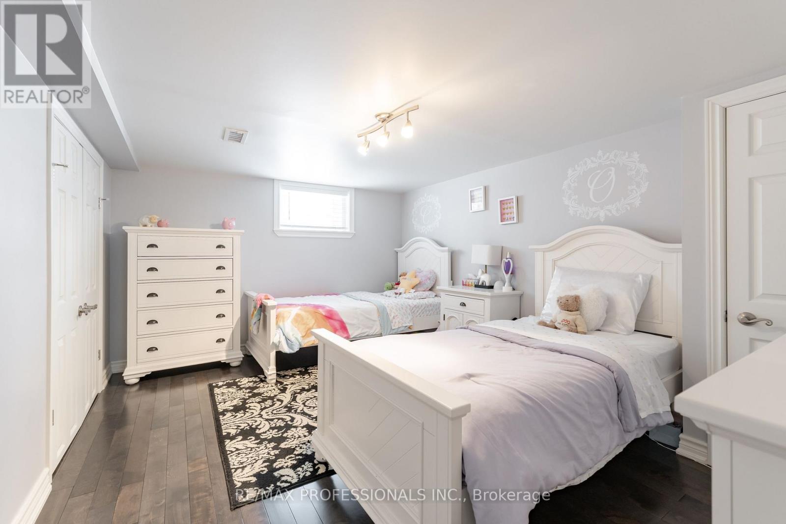 745 GLENGROVE AVENUE W - 20