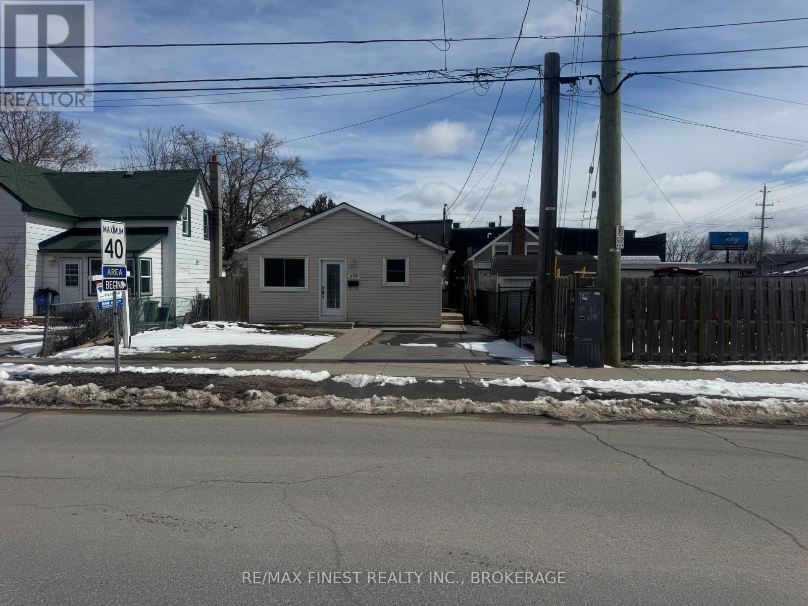 559 MACDONNELL STREET