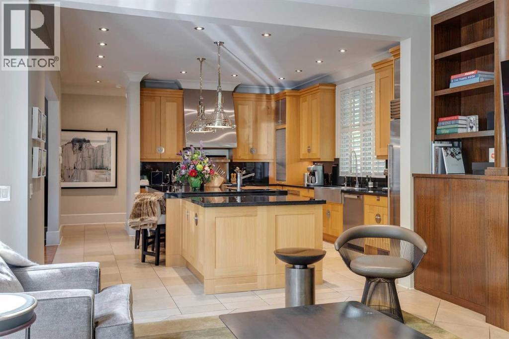 Single Family House for Sale in  Montcalm Crescent SW Upper Mount Royal Calgary 