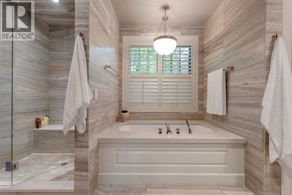 Single Family House for Sale in  Montcalm Crescent SW Upper Mount Royal Calgary 