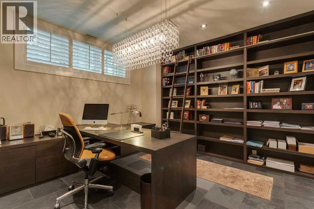 Single Family House for Sale in  Montcalm Crescent SW Upper Mount Royal Calgary 