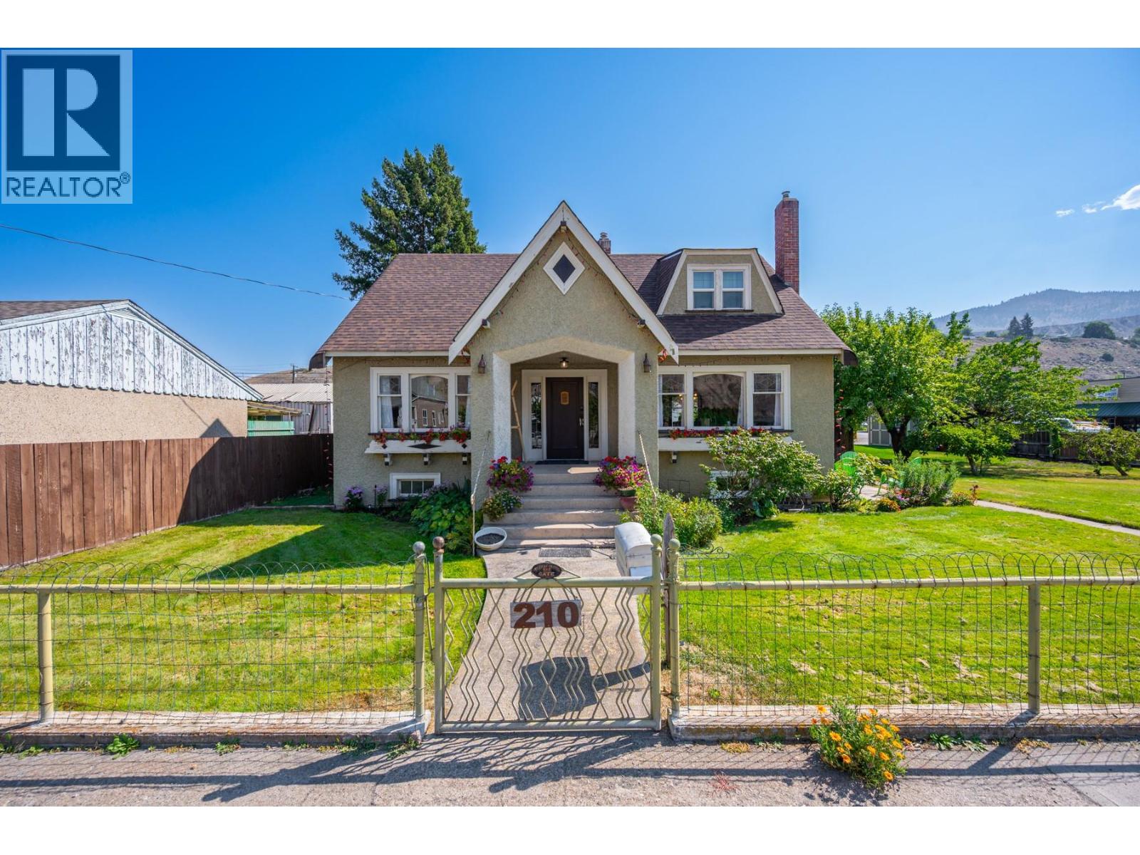 210 Brink Street - 1