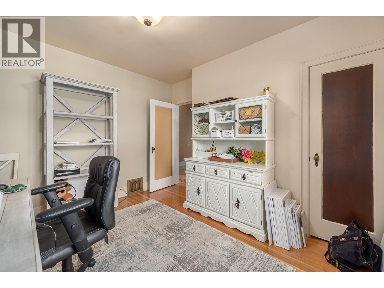210 Brink Street - 18