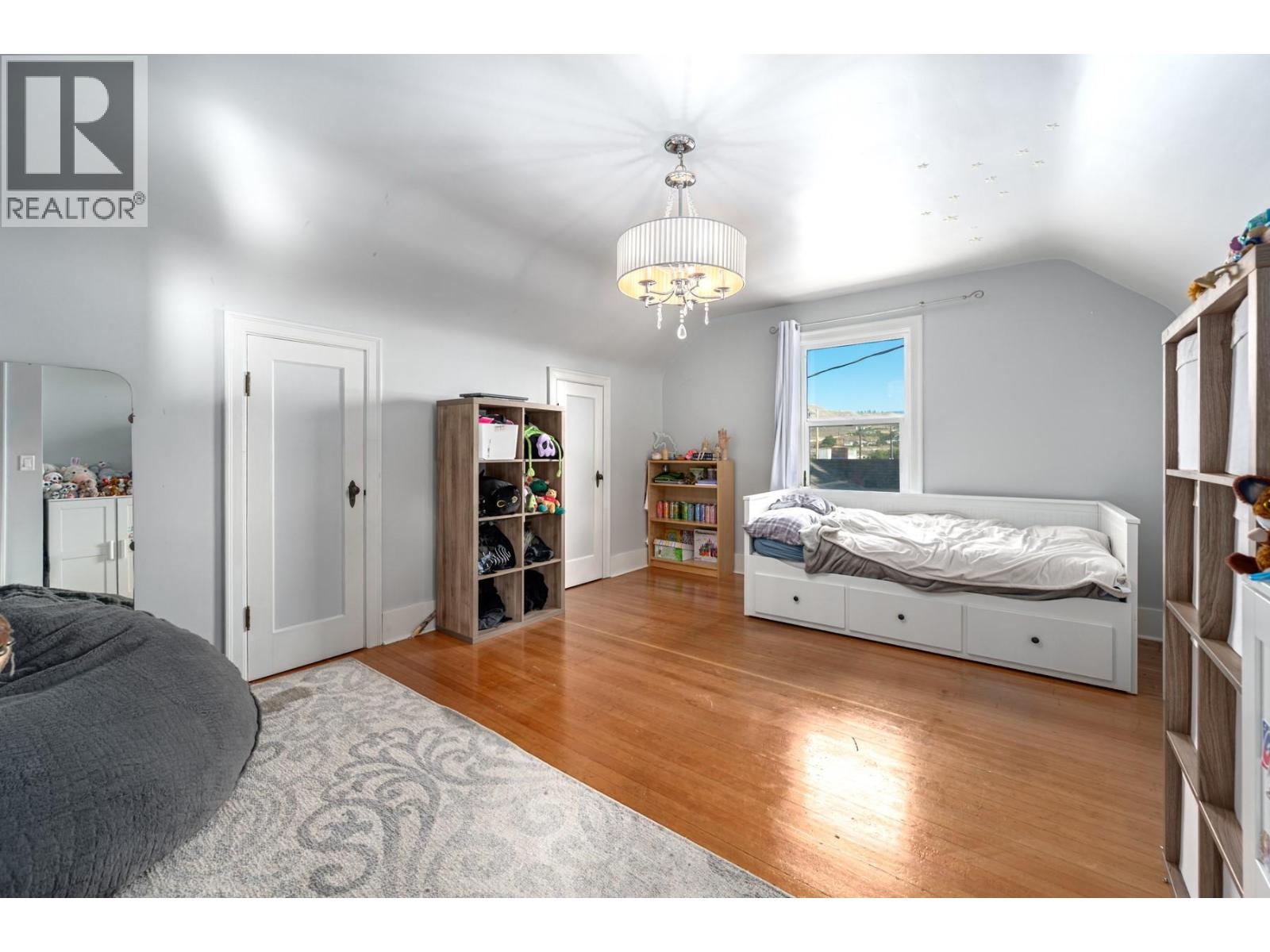 210 Brink Street - 26