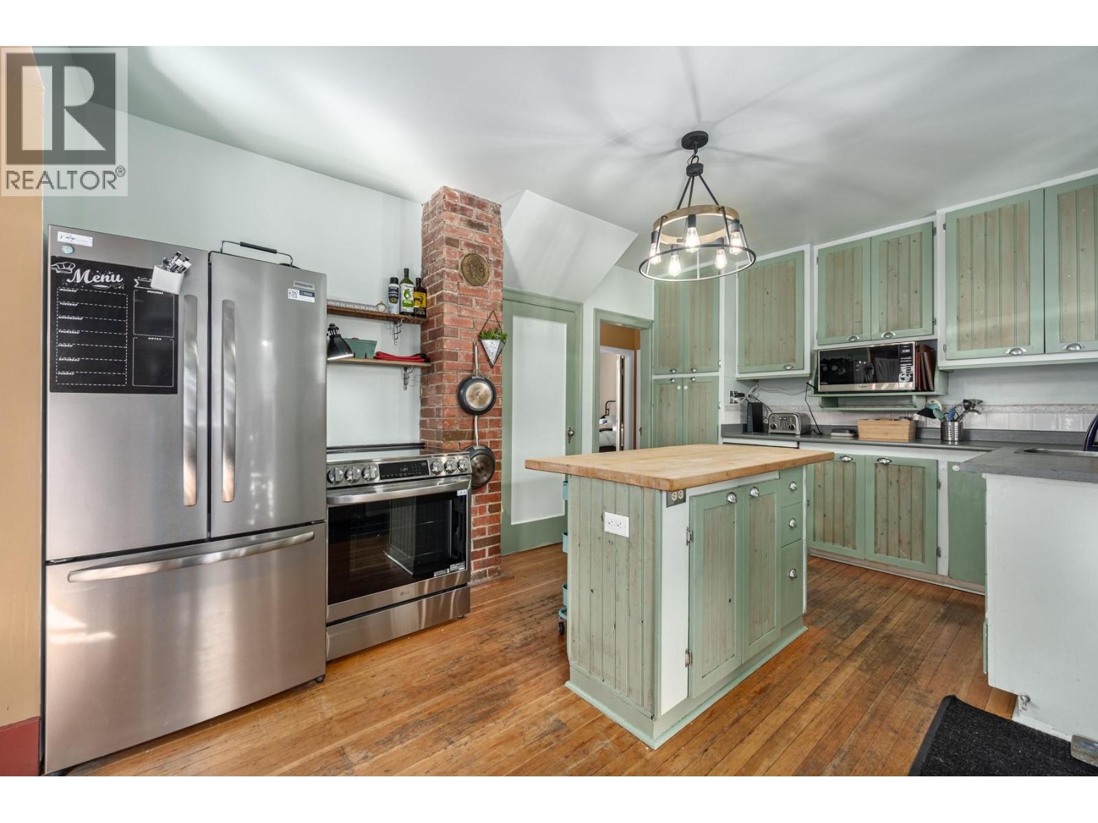 210 Brink Street - 8